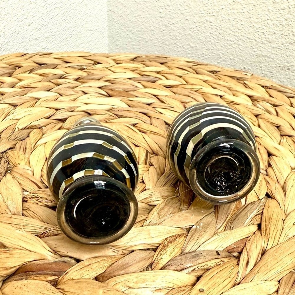 Four Sisters Salt and Pepper Shakers Black Cream Spiral Handblown Art Glass - Picture 3 of 4
